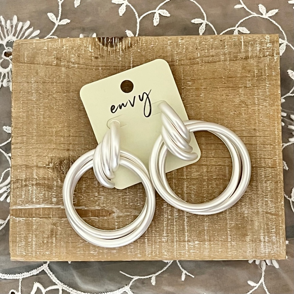 NWOT Envy Double Hoop Pierced Earrings Matte Silver Tone Chic Glam Party